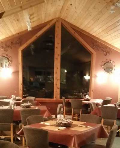 Dining room at The Olde Cedar Inn